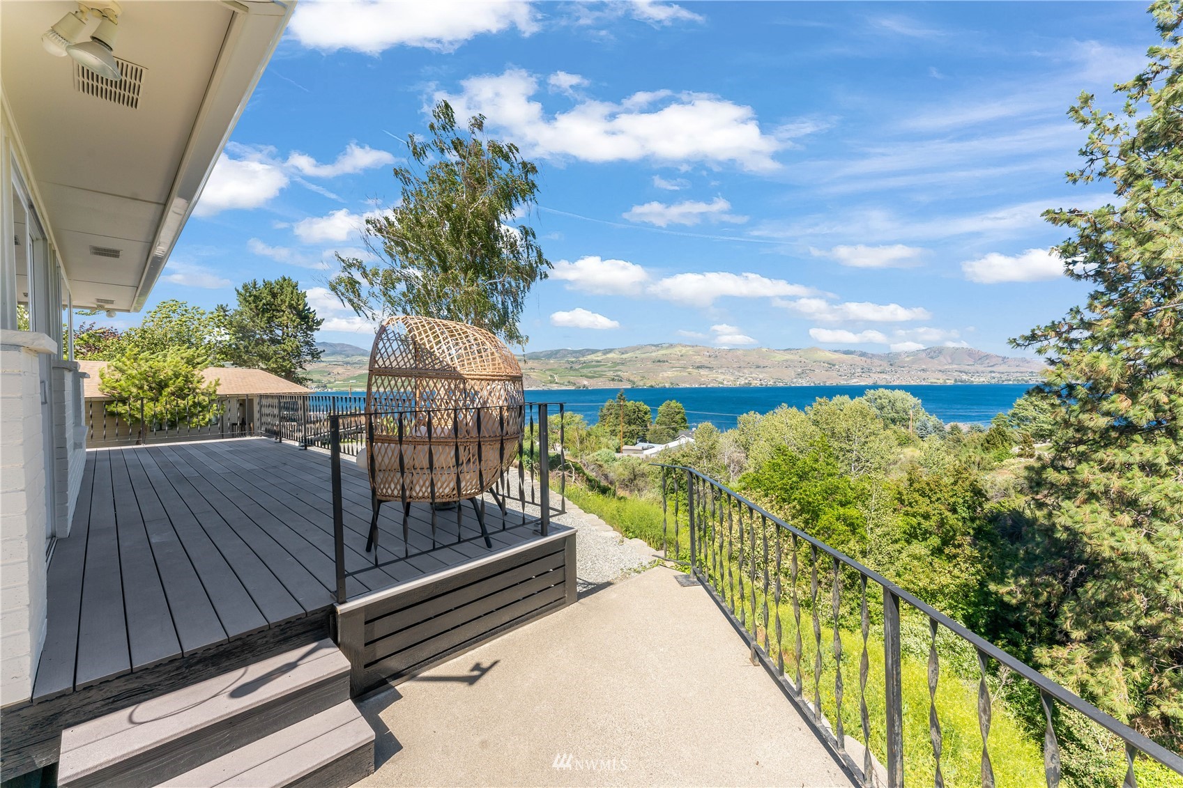 1969 South Lakeshore Road Chelan, WA 98816 - Photo 11 of 37 Gallery Image 11