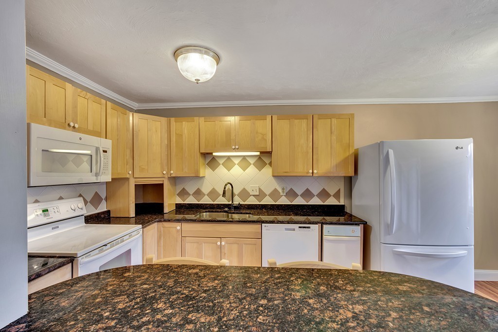 5 Susan Road, Unit TOP Wareham, MA 02532 - Photo 3 of 15