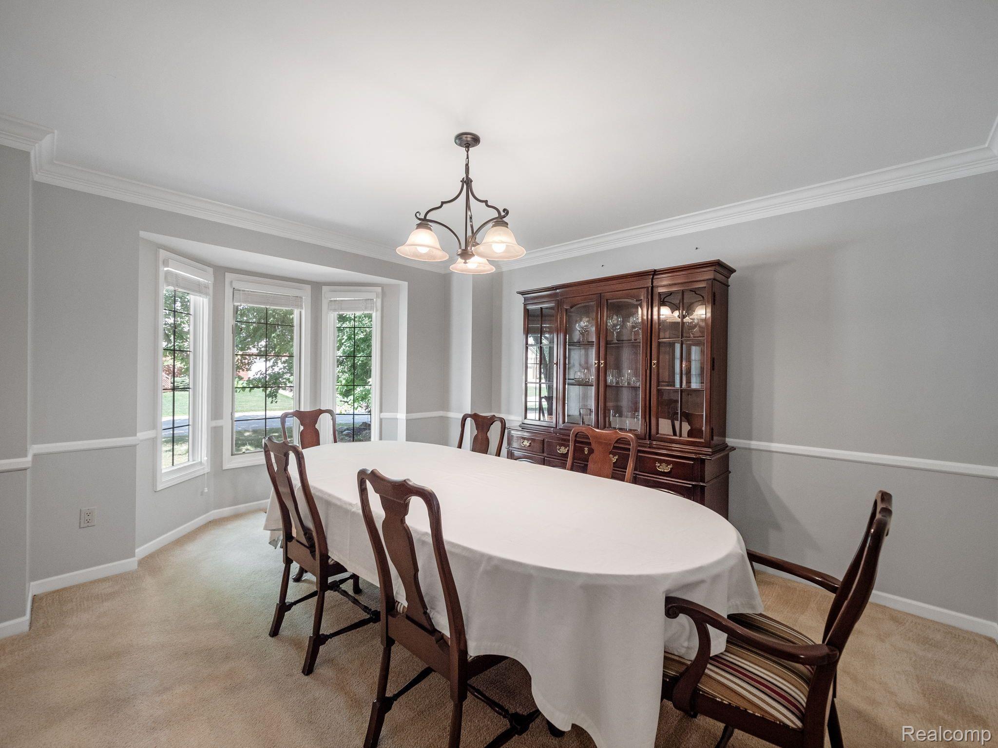 1290 Grandview Drive Rochester, MI 48306 - Photo 5 of 32 Gallery Image 5