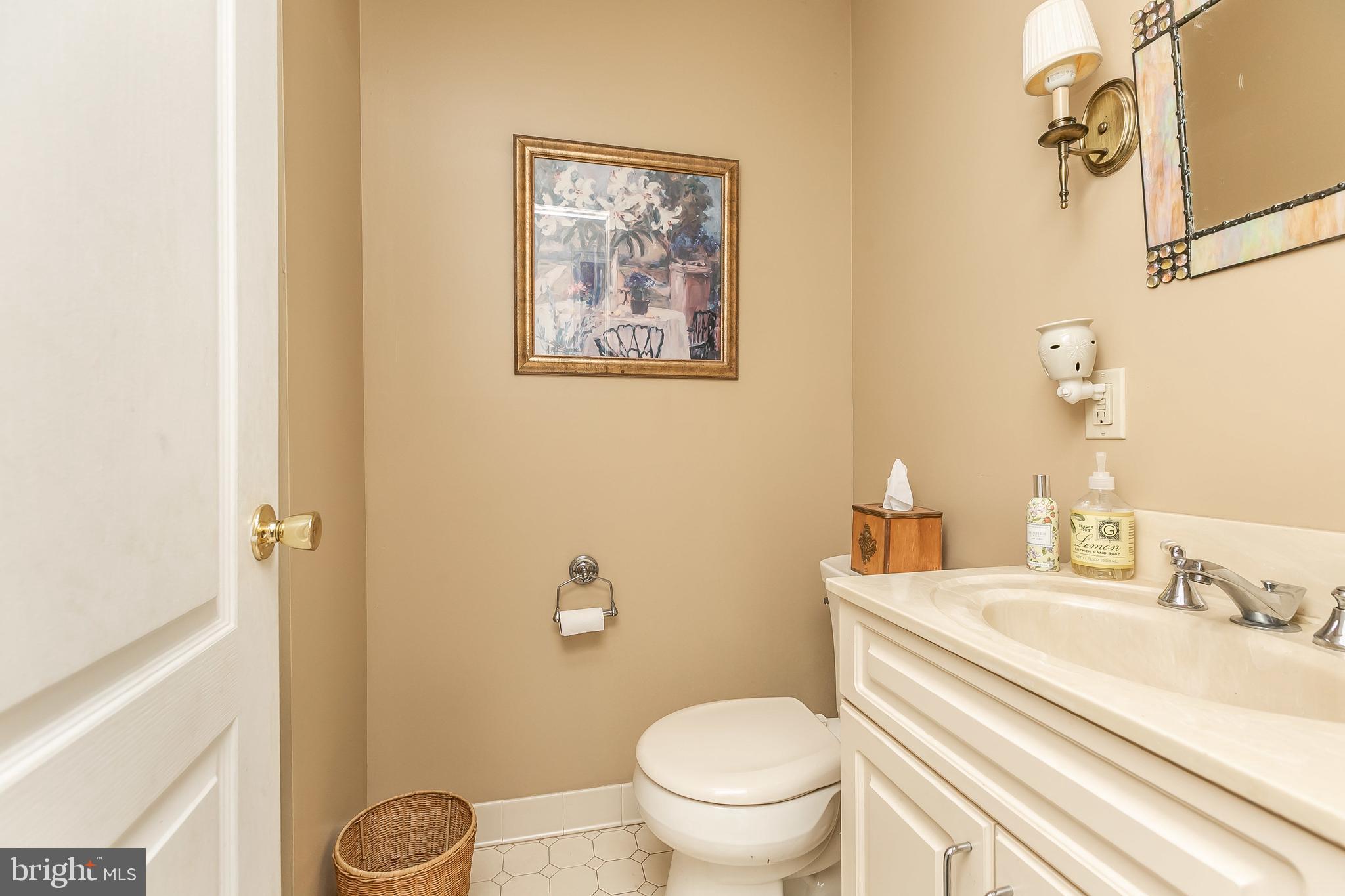 10 Englewood Road Baltimore, MD 21210 - Photo 11 of 52