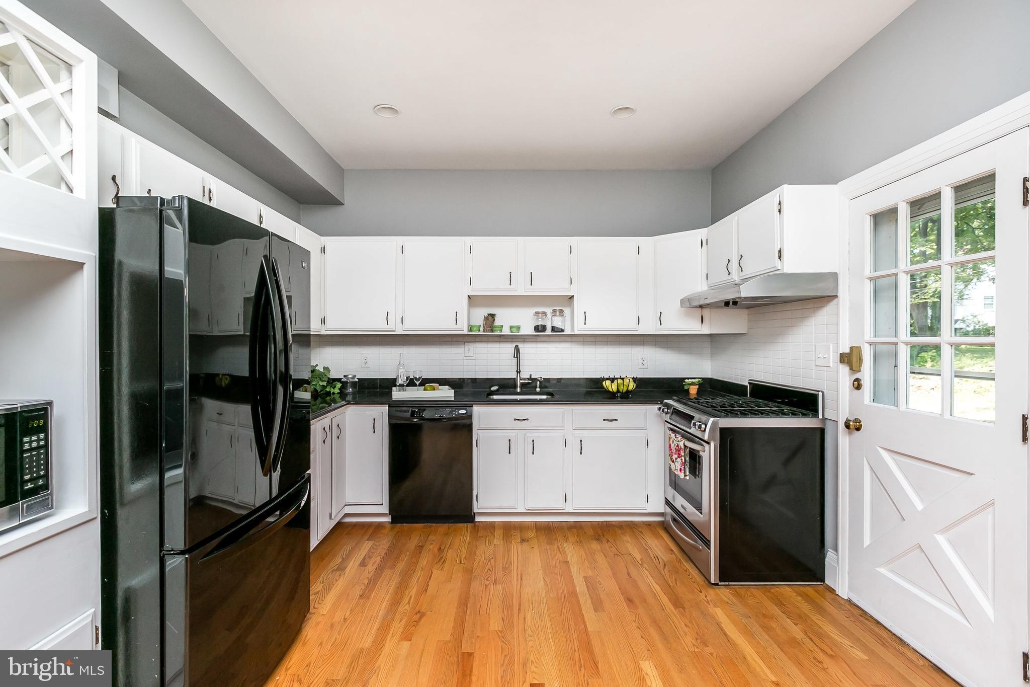 10 Englewood Road Baltimore, MD 21210 - Photo 15 of 52