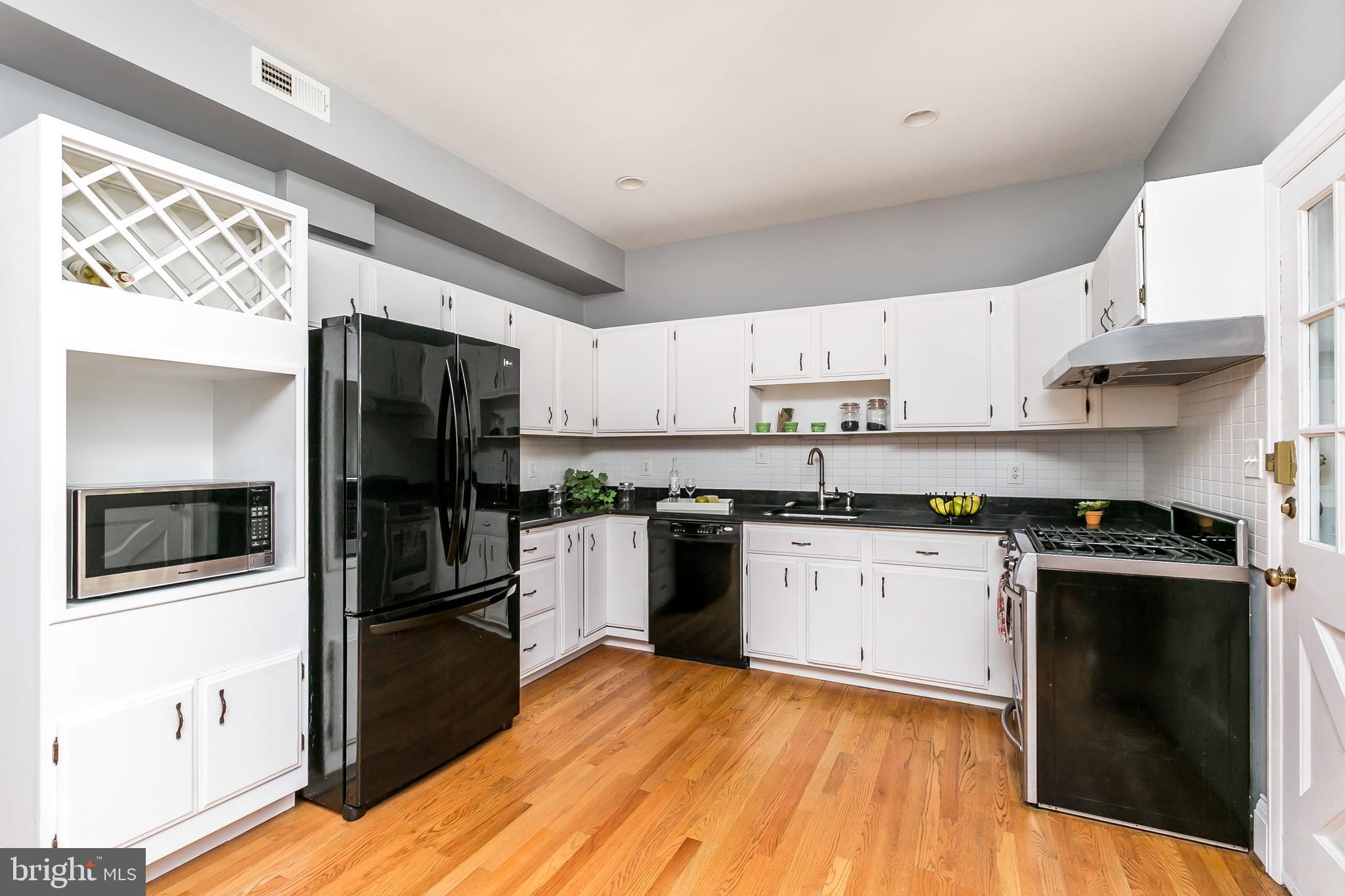 10 Englewood Road Baltimore, MD 21210 - Photo 16 of 52