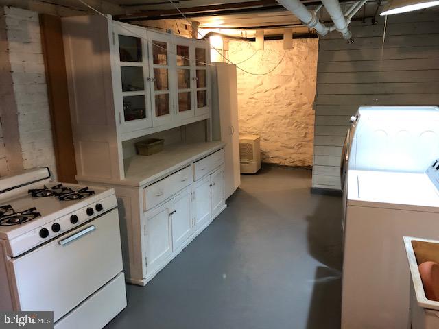 10 Englewood Road Baltimore, MD 21210 - Photo 37 of 52