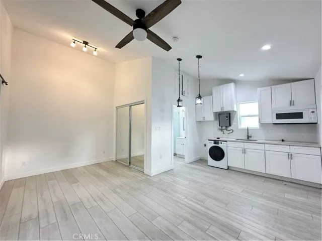 $1,950 | 19119 Delight Street, Canyon Country, CA 91351