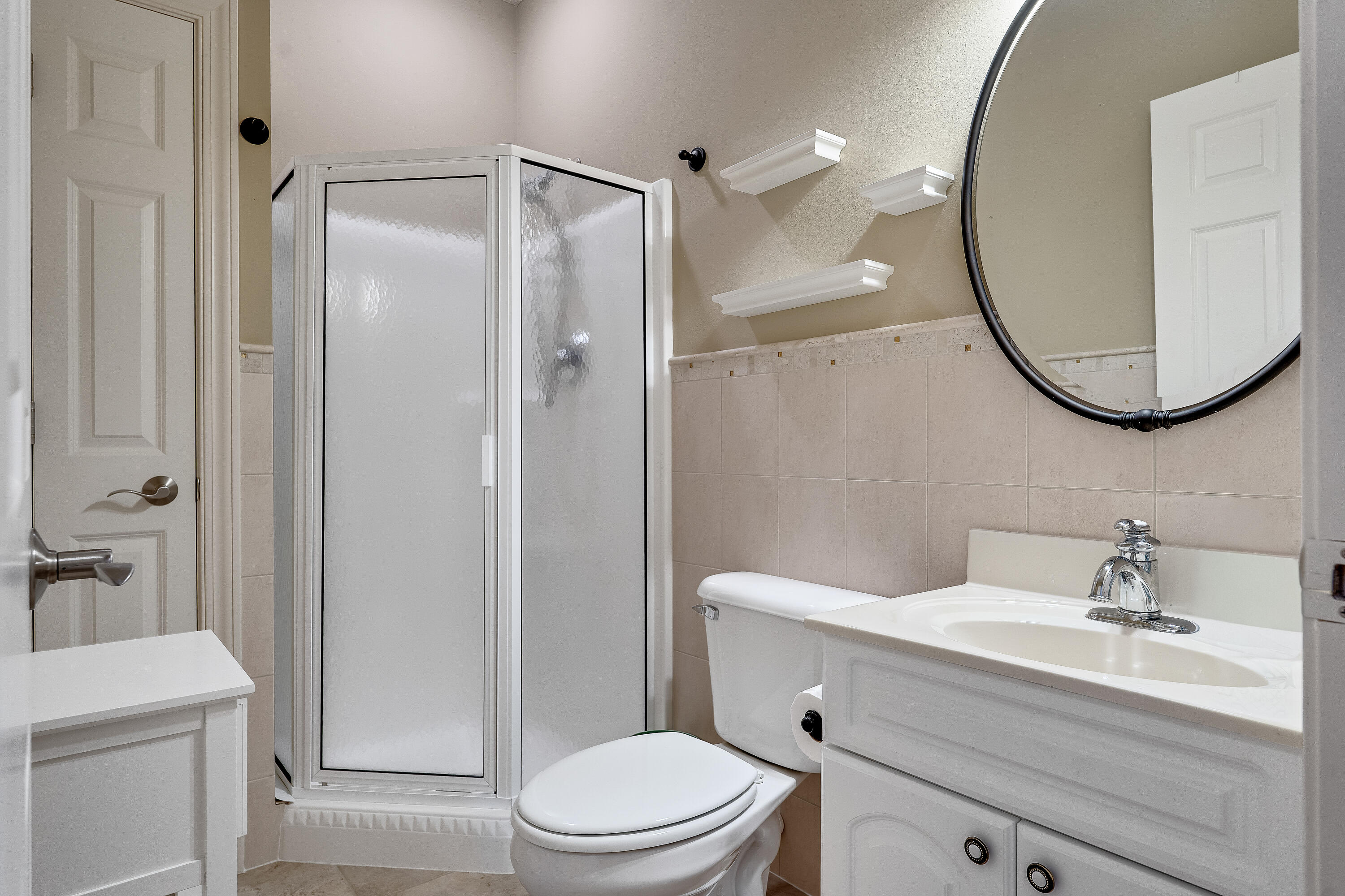 510 Green Coulee Road, Unit 3 Onalaska, WI 54650 - Photo 16 of 26 Guest Bathroom