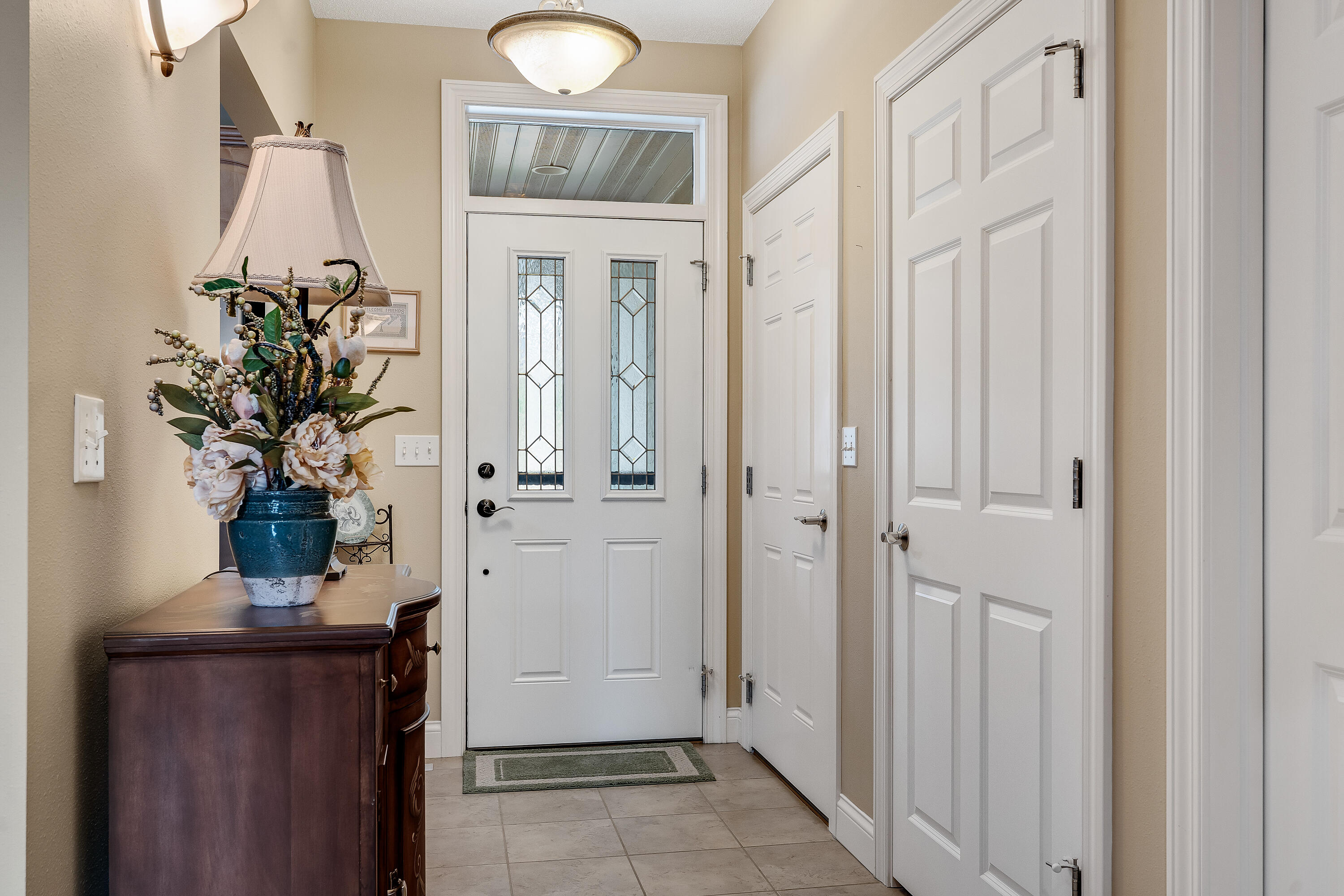 510 Green Coulee Road, Unit 3 Onalaska, WI 54650 - Photo 20 of 26 Front Entryway w door to garage