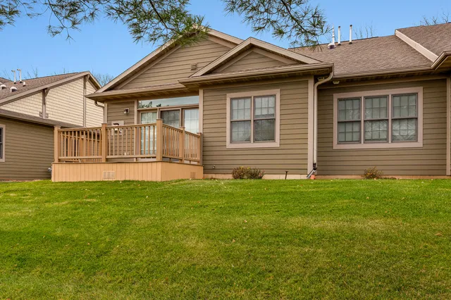 $385,000 | 510 Green Coulee Road, Unit 3, Onalaska, WI 54650