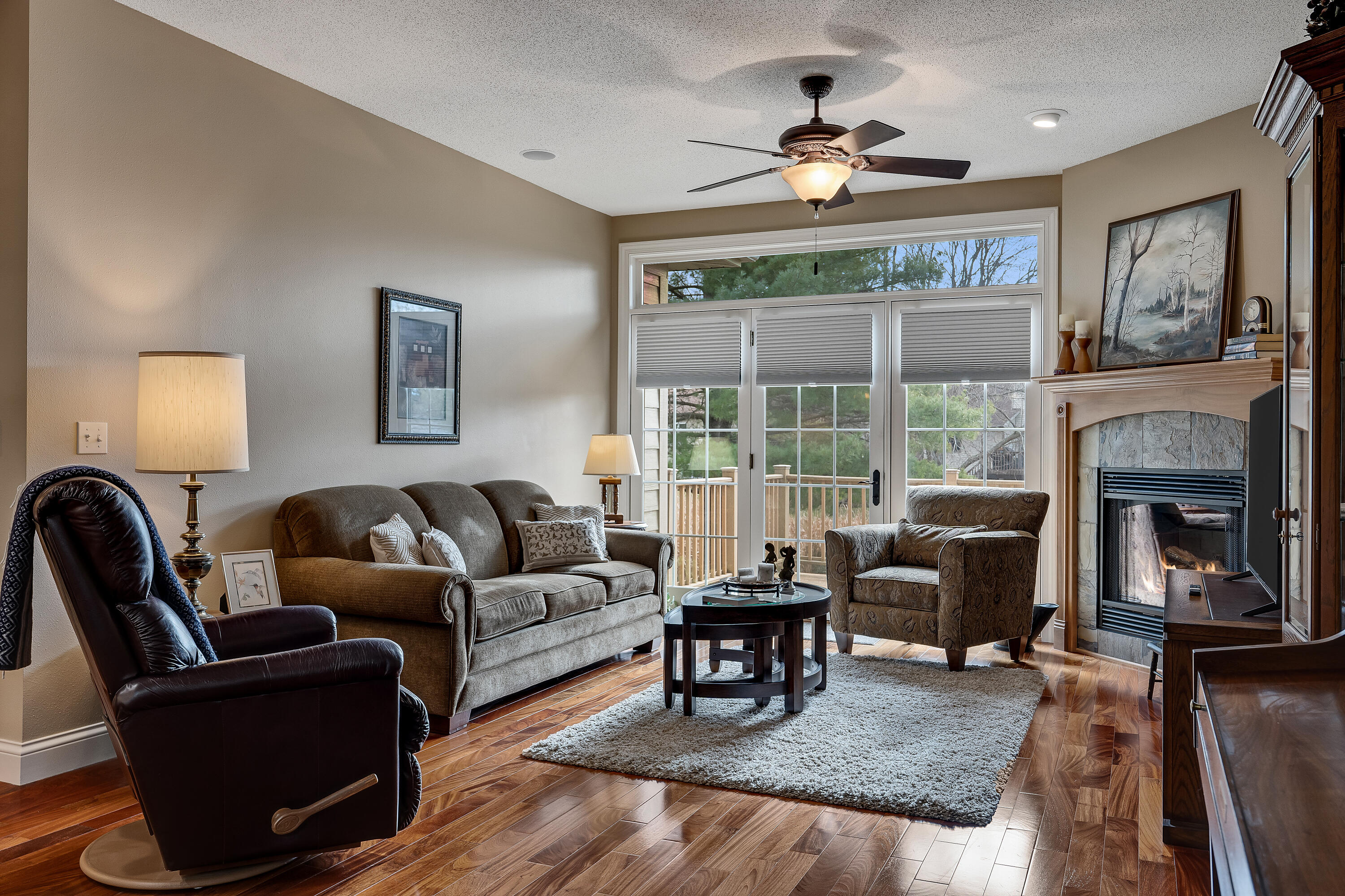 510 Green Coulee Road, Unit 3 Onalaska, WI 54650 - Photo 3 of 26 Living Room w Gas Fireplace