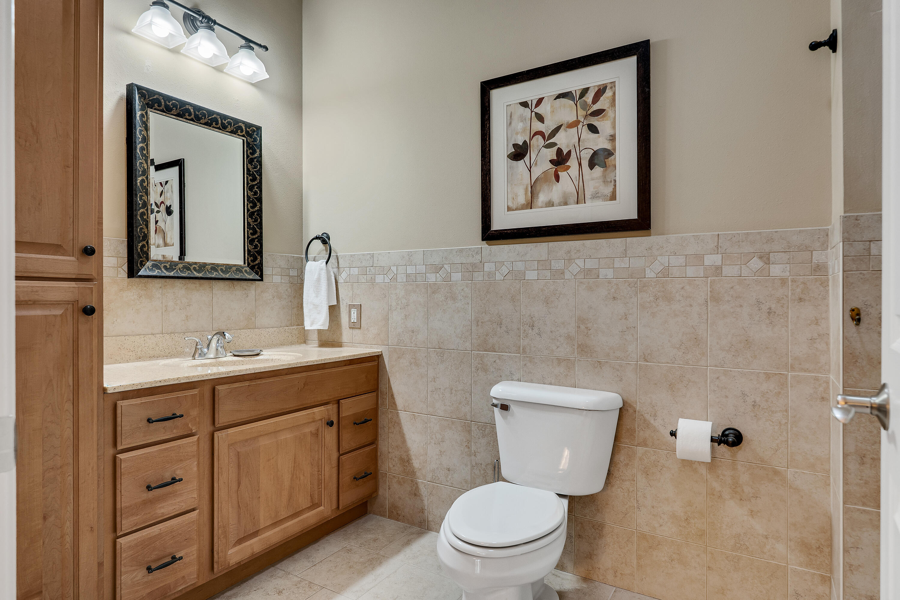 510 Green Coulee Road, Unit 3 Onalaska, WI 54650 - Photo 9 of 26 Primary Suite Bathroom