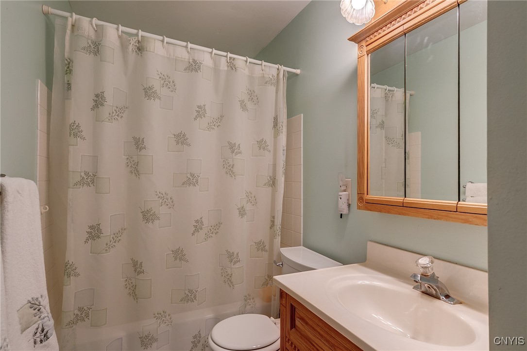 511 Rita Drive Clay, NY 13212 - Photo 22 of 41 Main Full Bath