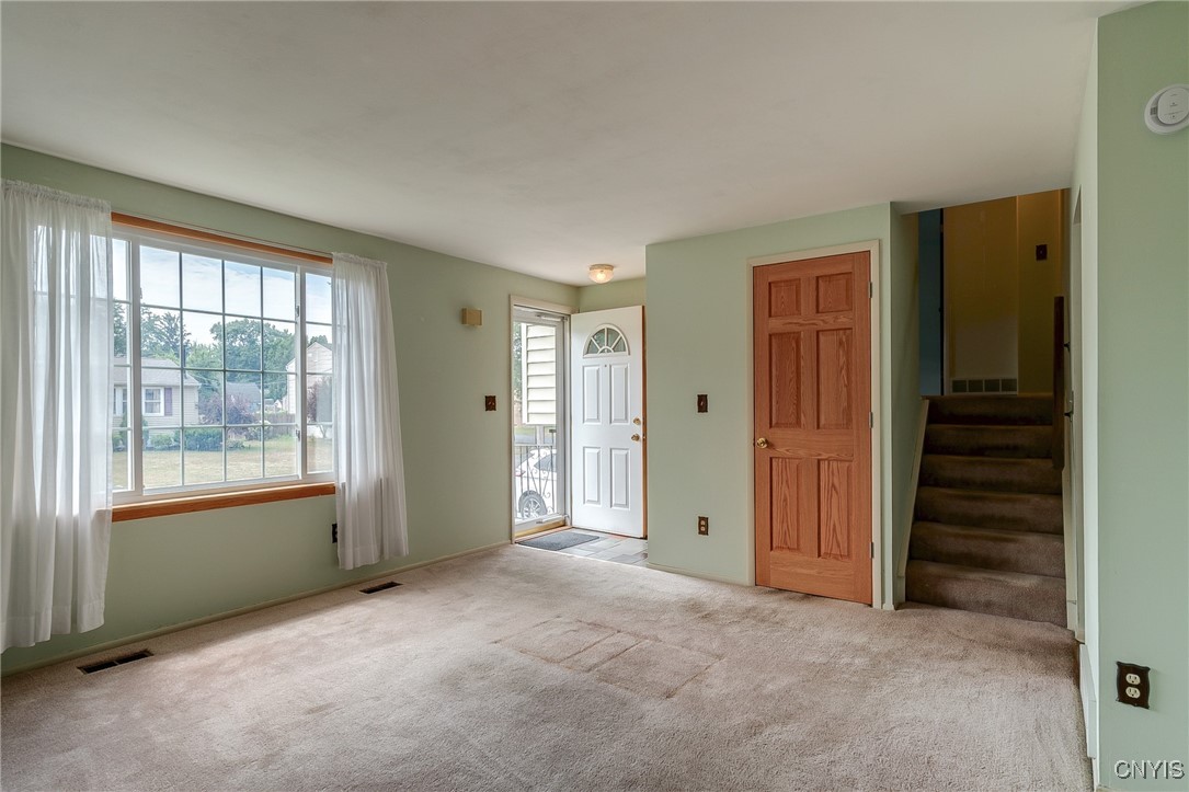 511 Rita Drive Clay, NY 13212 - Photo 8 of 41 Lots of Natural Sunlight