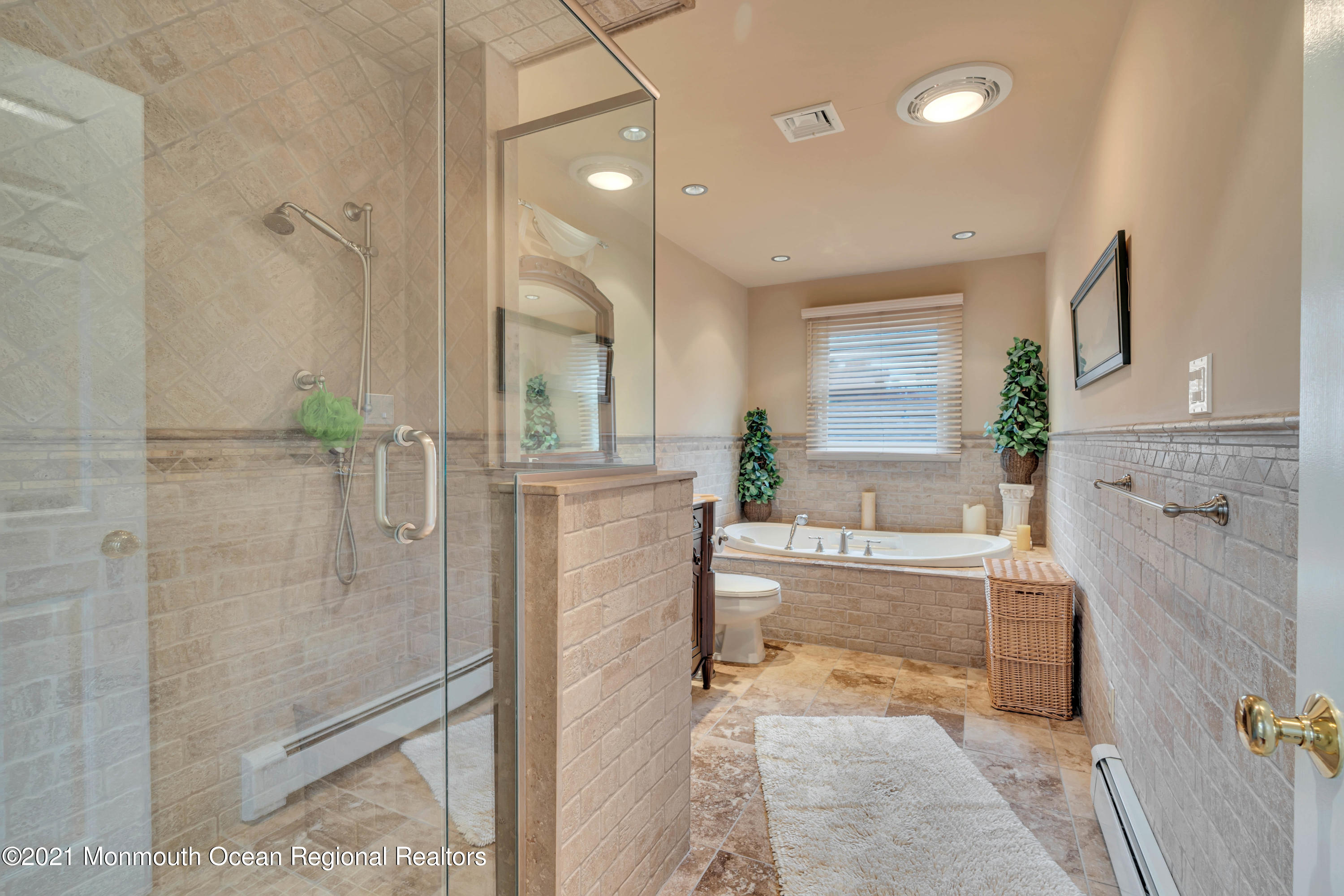586 Harbor Road Brick, NJ 08724 - Photo 25 of 34 586 Harbor bathroom