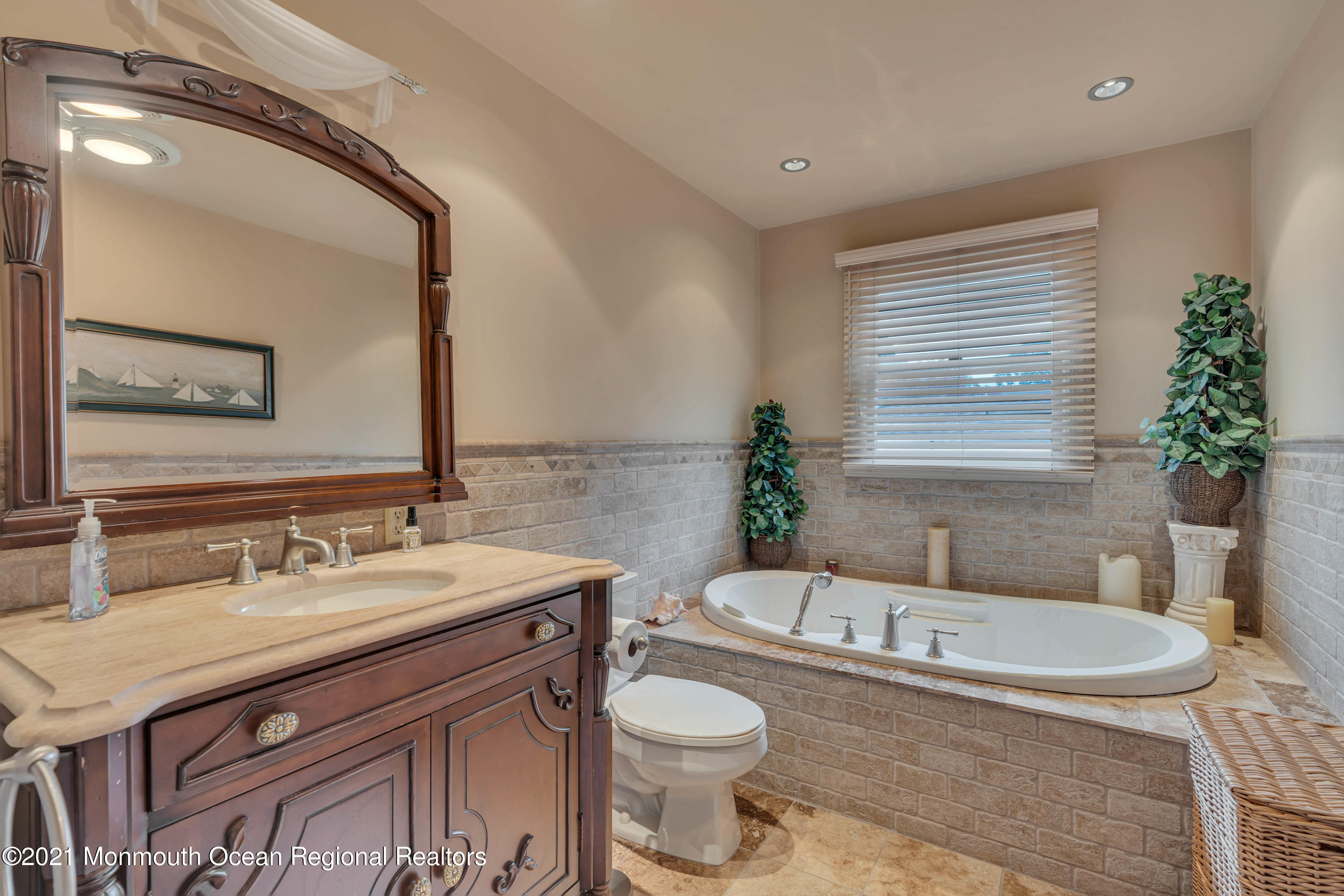 586 Harbor Road Brick, NJ 08724 - Photo 26 of 34 586 Harbor bathroom.jpg 2