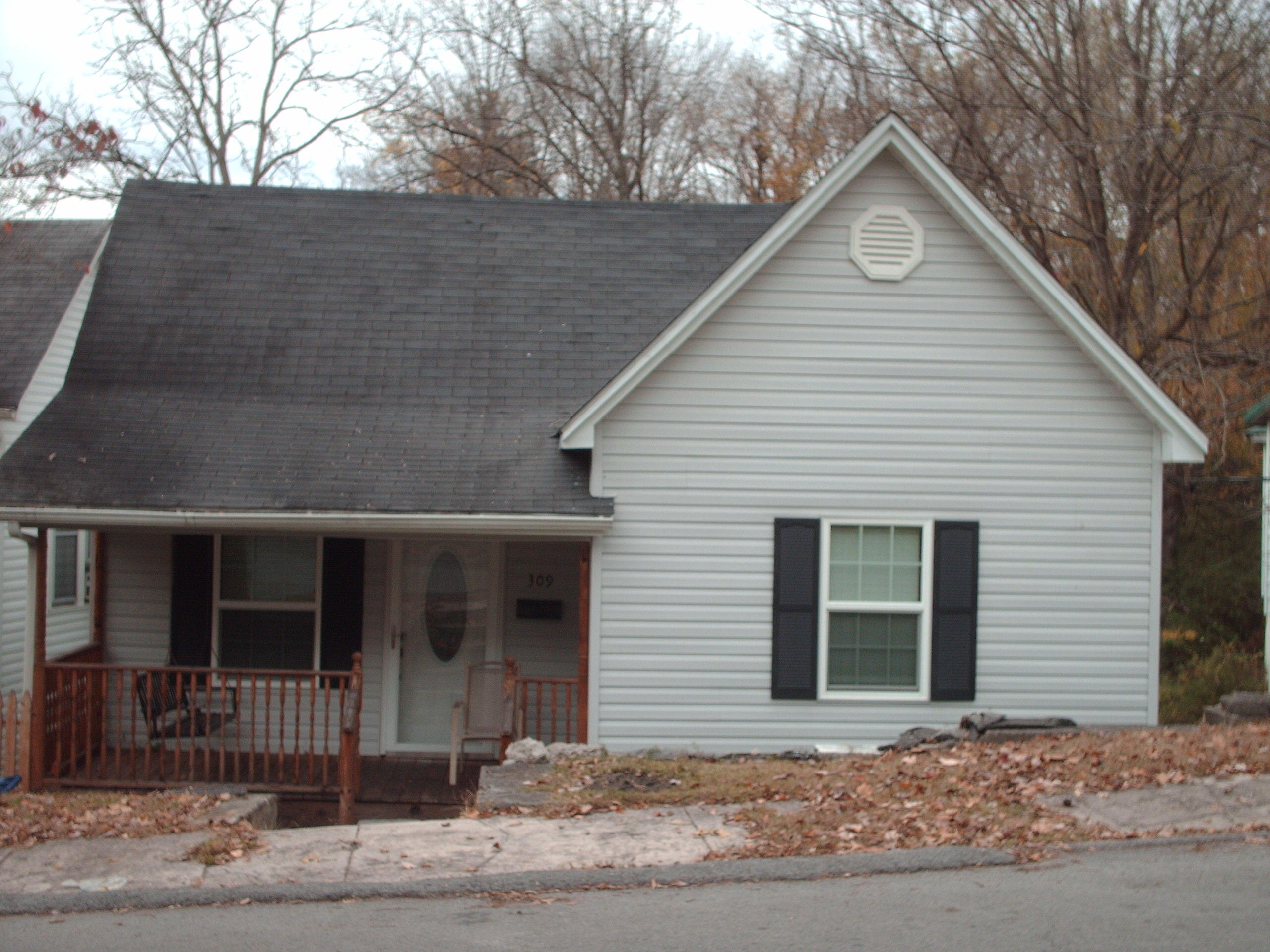 309 Englewood Road Middlesboro, KY 40965 - Photo 1 of 4 front