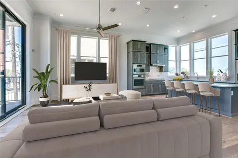 $699,900 | 211 Carroll Street, Fort Worth, TX 76107