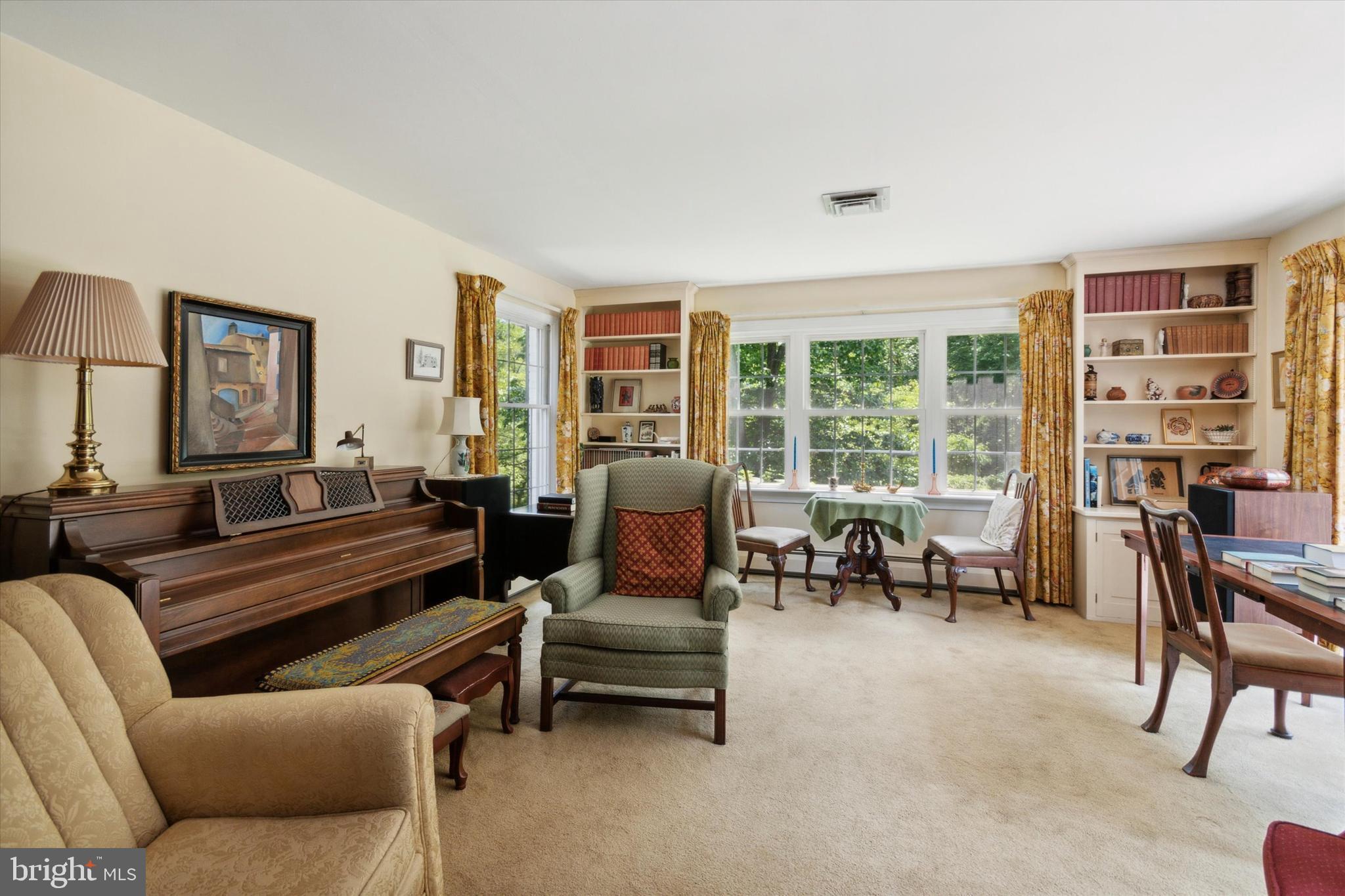 1818 Spring Valley Road Springfield, PA 19064 - Photo 14 of 33