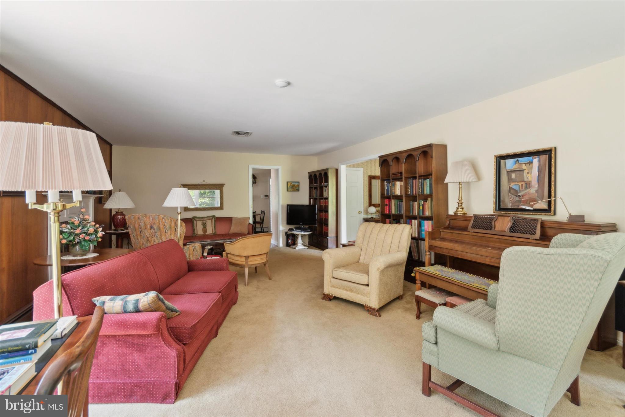 1818 Spring Valley Road Springfield, PA 19064 - Photo 15 of 33