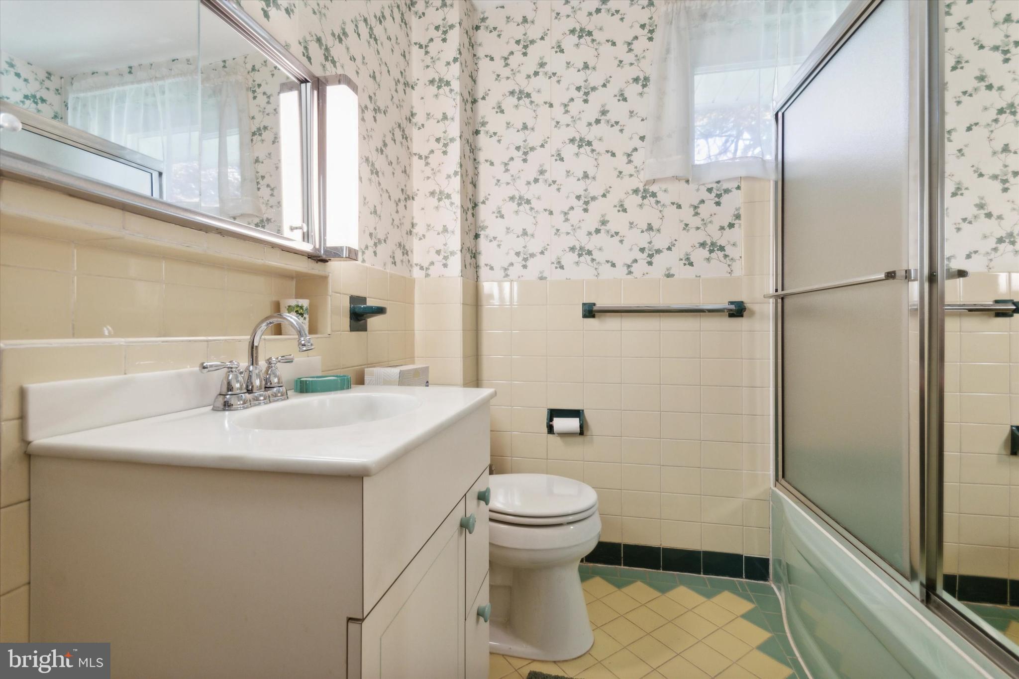 1818 Spring Valley Road Springfield, PA 19064 - Photo 20 of 33