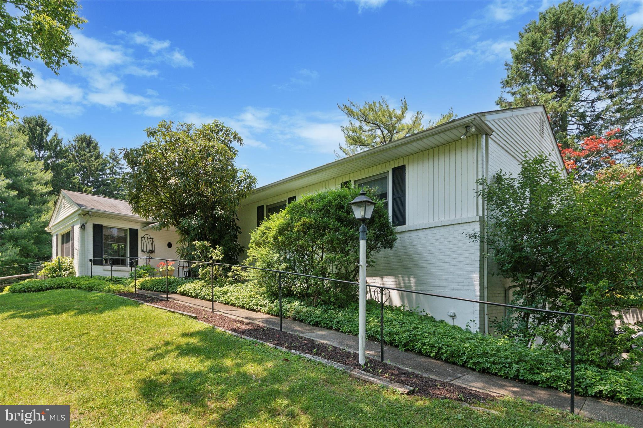 1818 Spring Valley Road Springfield, PA 19064 - Photo 2 of 33