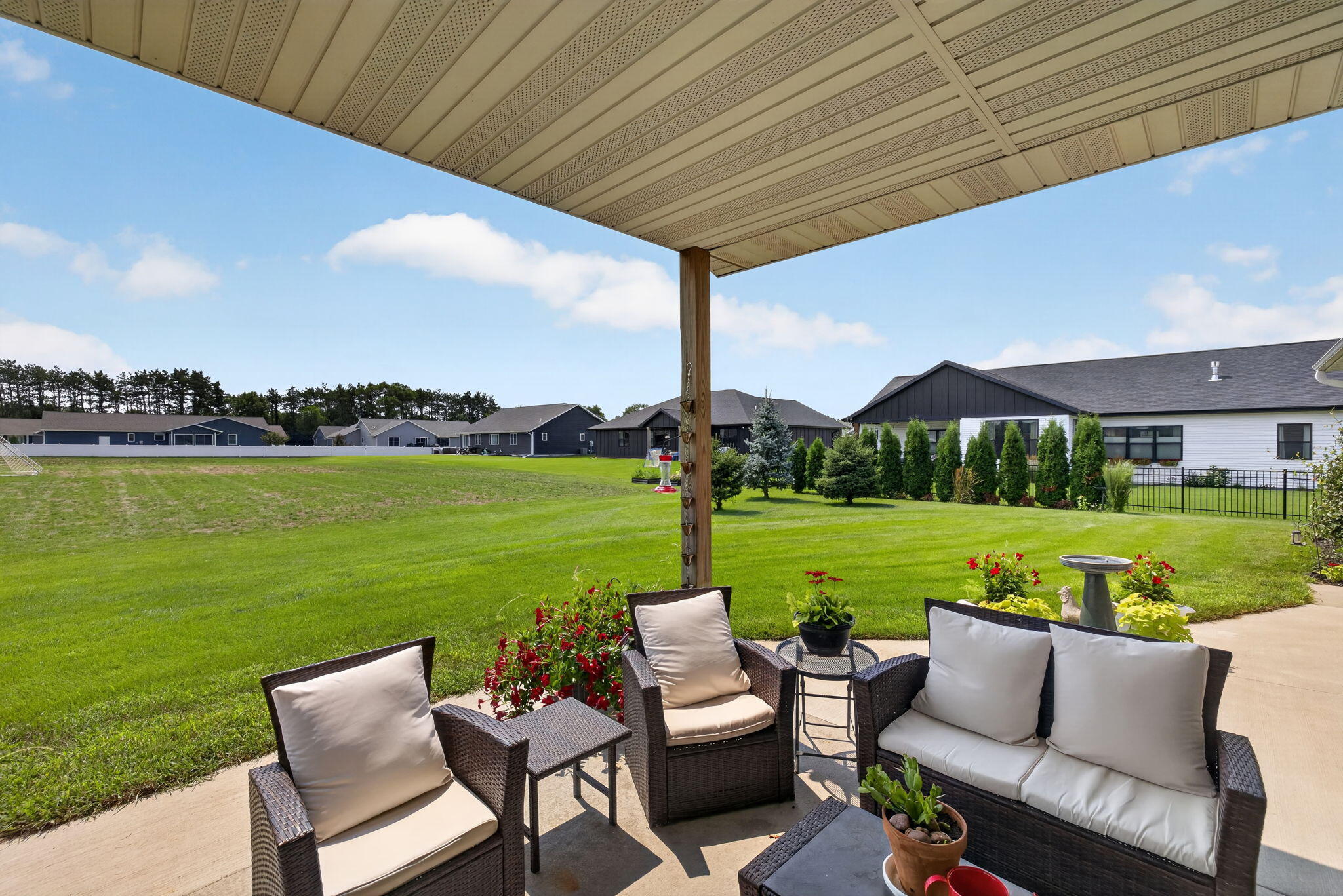 2018 Spakenburg Road Holmen, WI 54636 - Photo 22 of 28 Covered Patio
