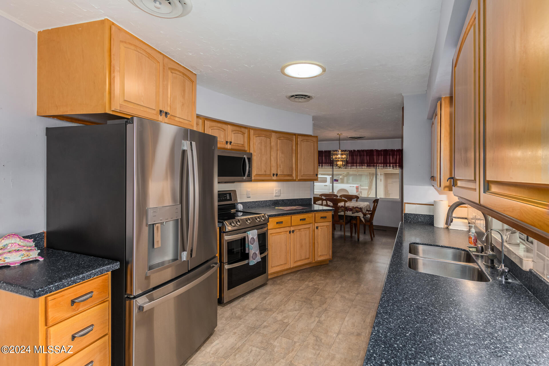 5326 West Rafter Cir Street Tucson, AZ 85713 - Photo 1 of 30 Gallery Image 1