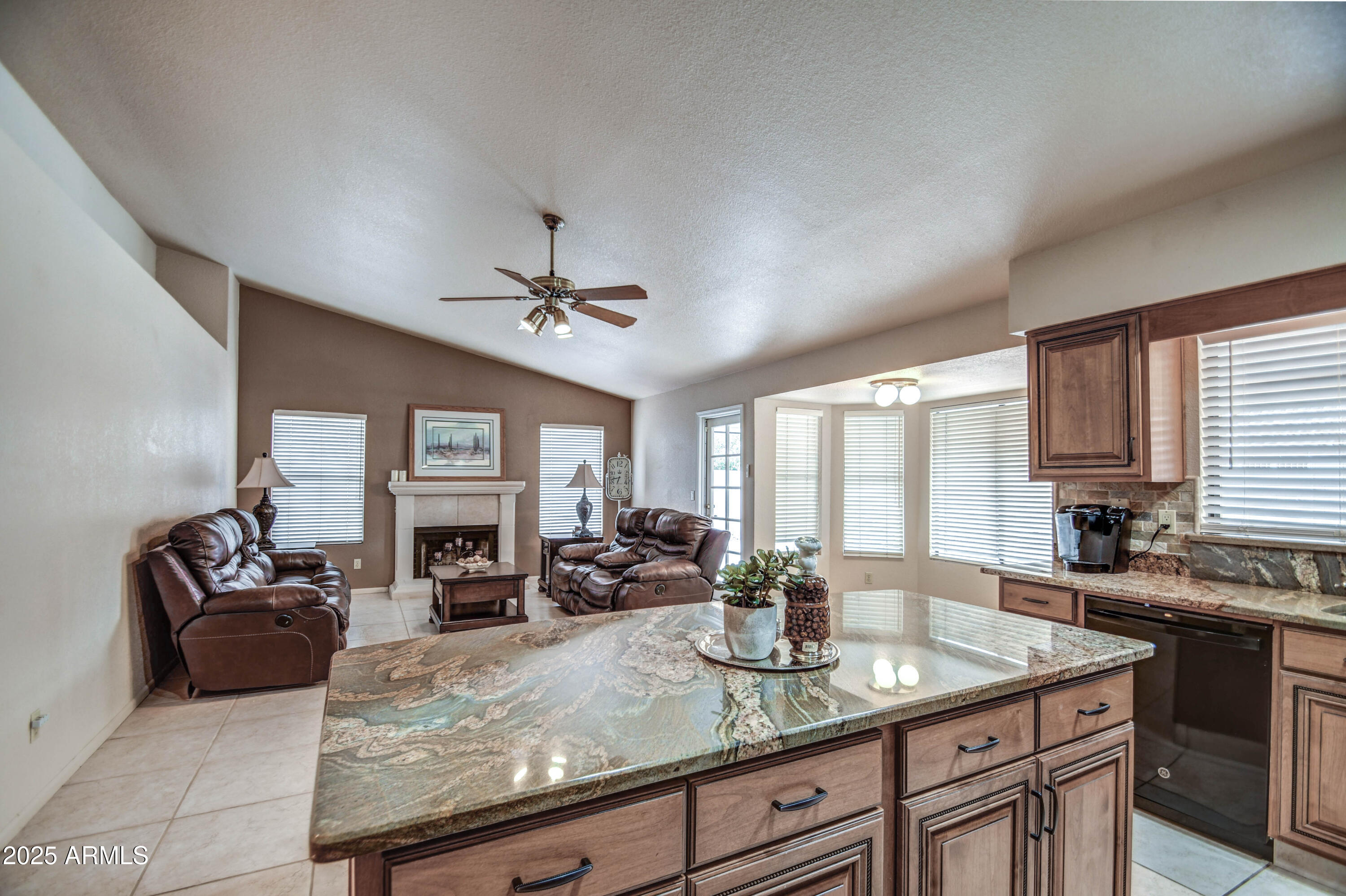 8852 South Ash Avenue Tempe, AZ 85284 - Photo 16 of 46 KITCHEN 7
