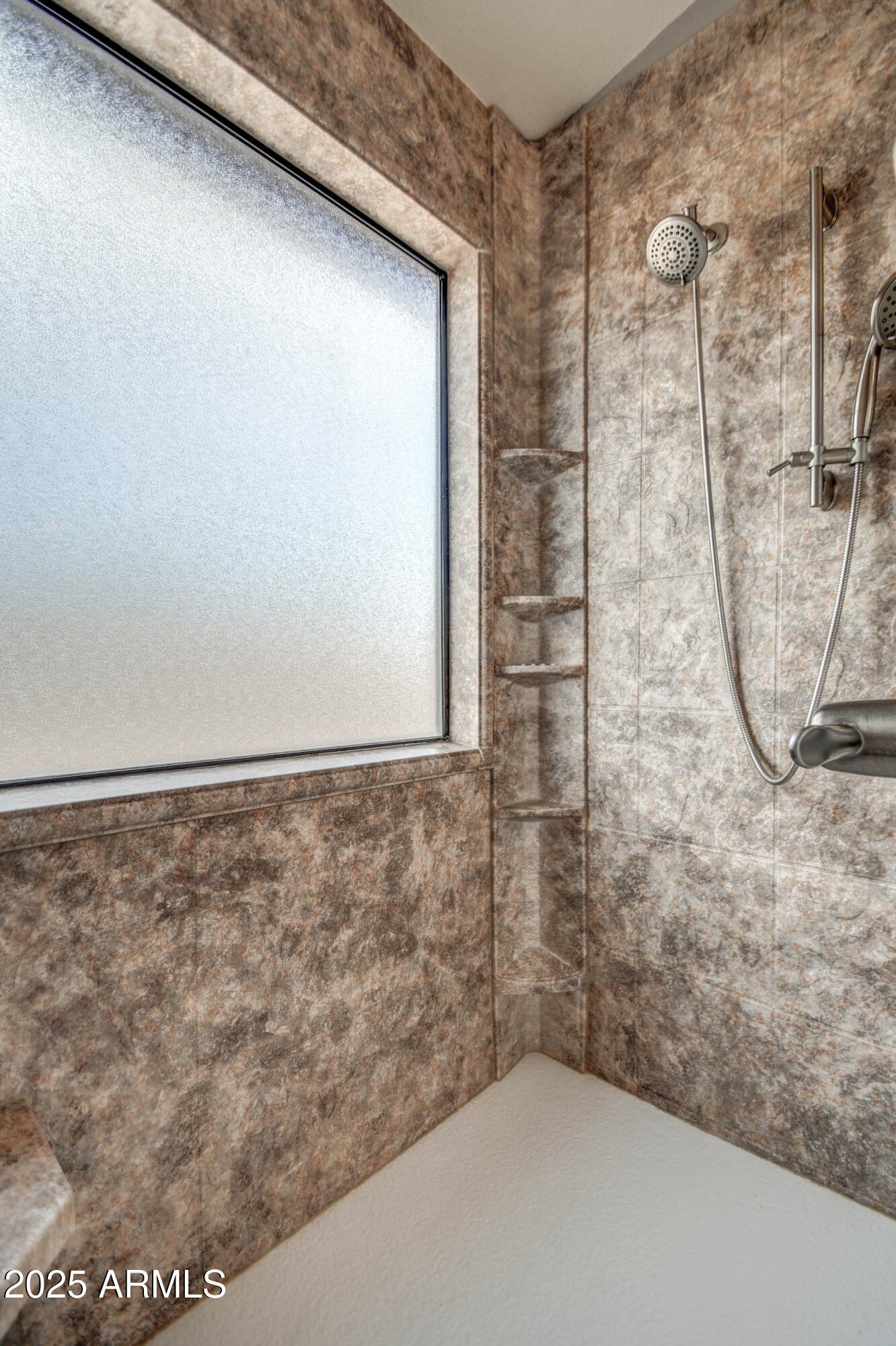 8852 South Ash Avenue Tempe, AZ 85284 - Photo 31 of 46 MASTER BATH 3