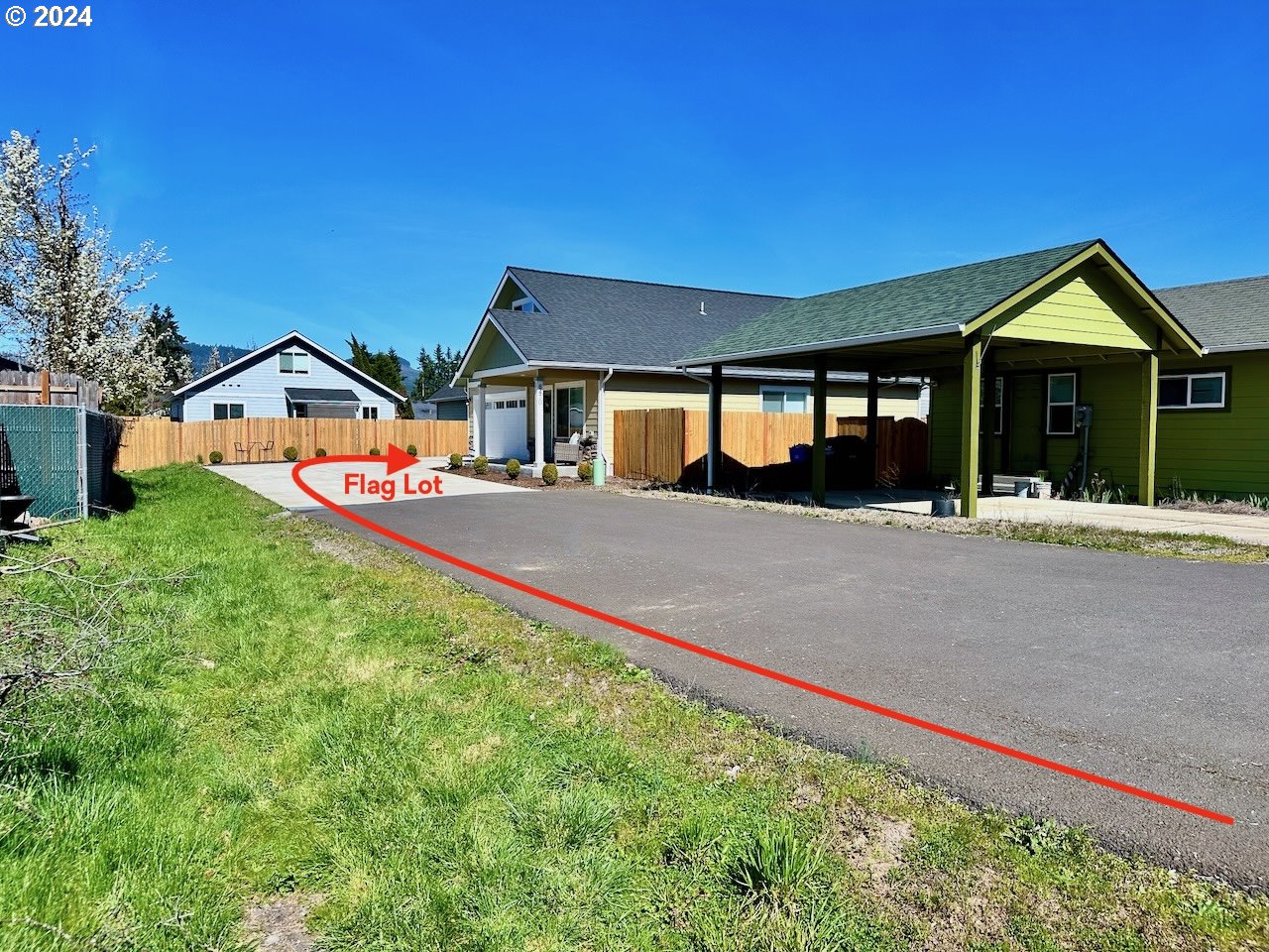 6470 Main Street Springfield, OR 97478 - Photo 27 of 35 a front view of a house with a yard