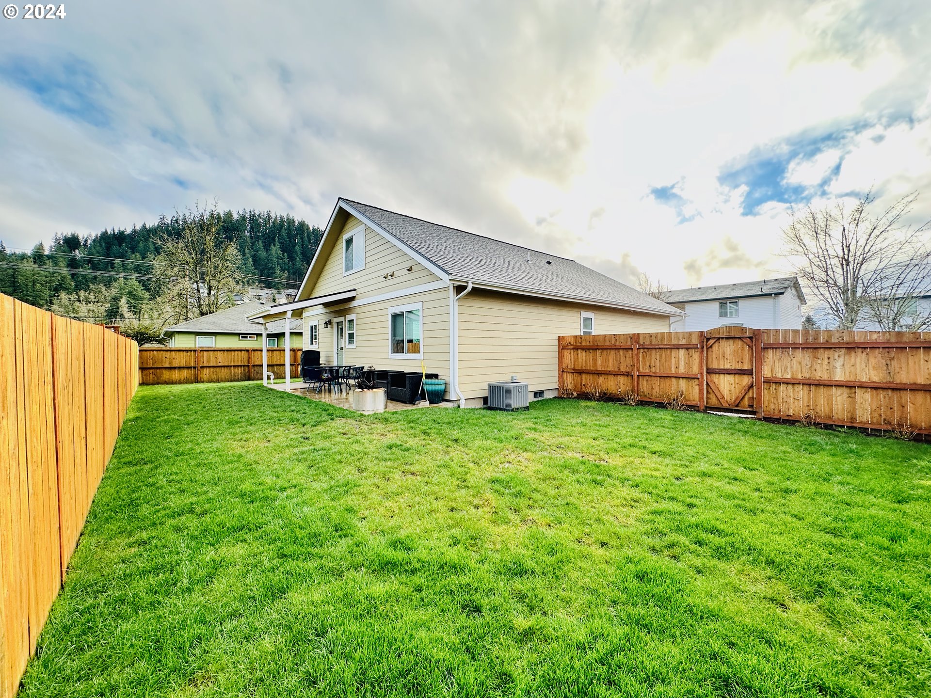 6470 Main Street Springfield, OR 97478 - Photo 31 of 35 a view of backyard with green space