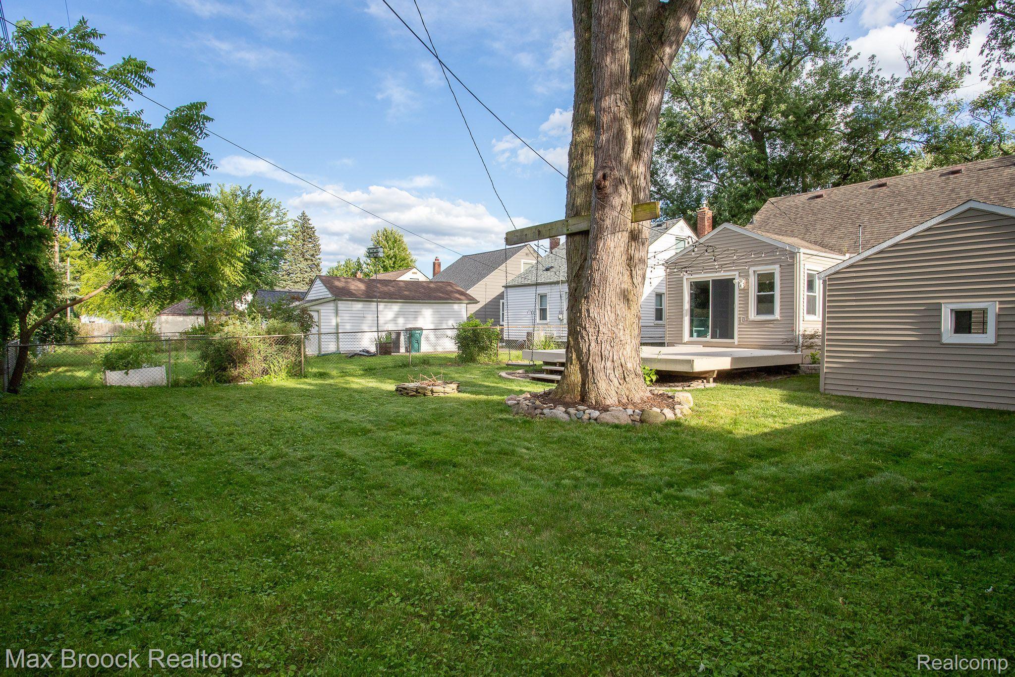 2182 Cambridge Road Berkley, MI 48072 - Photo 43 of 45 Gallery Image 43