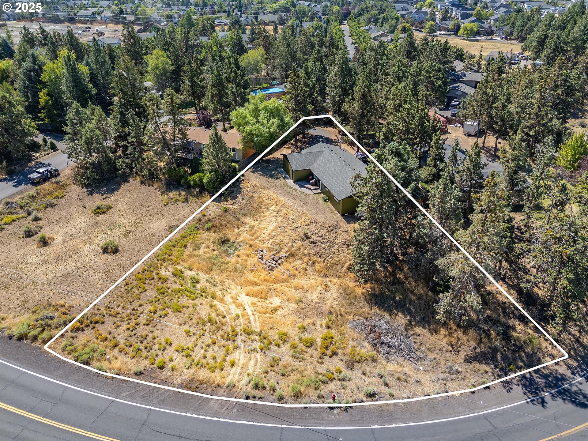 20629 White Wing Court Bend, OR 97701 - Photo 18 of 37