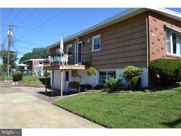 1045 Surrey Road Philadelphia, PA 19115 - Photo 2 of 18