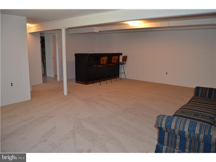 1045 Surrey Road Philadelphia, PA 19115 - Photo 12 of 18