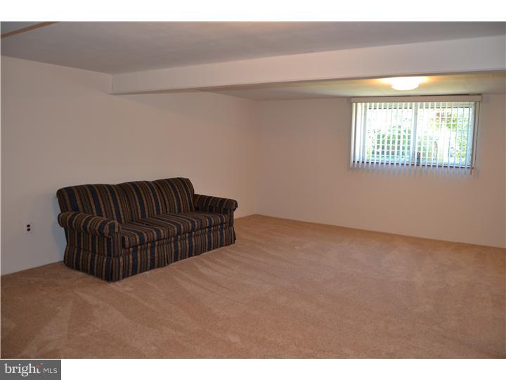 1045 Surrey Road Philadelphia, PA 19115 - Photo 14 of 18