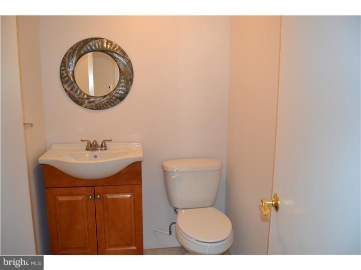 1045 Surrey Road Philadelphia, PA 19115 - Photo 15 of 18