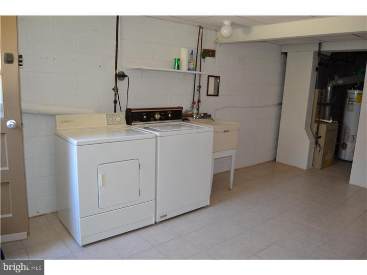 1045 Surrey Road Philadelphia, PA 19115 - Photo 16 of 18