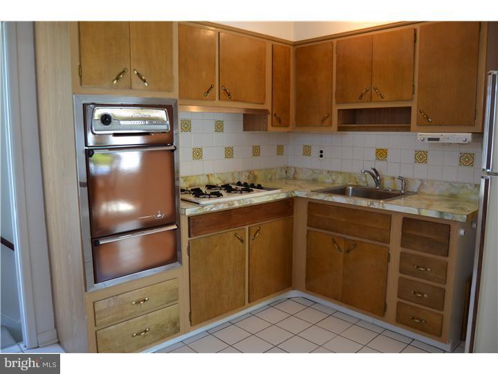 1045 Surrey Road Philadelphia, PA 19115 - Photo 5 of 18