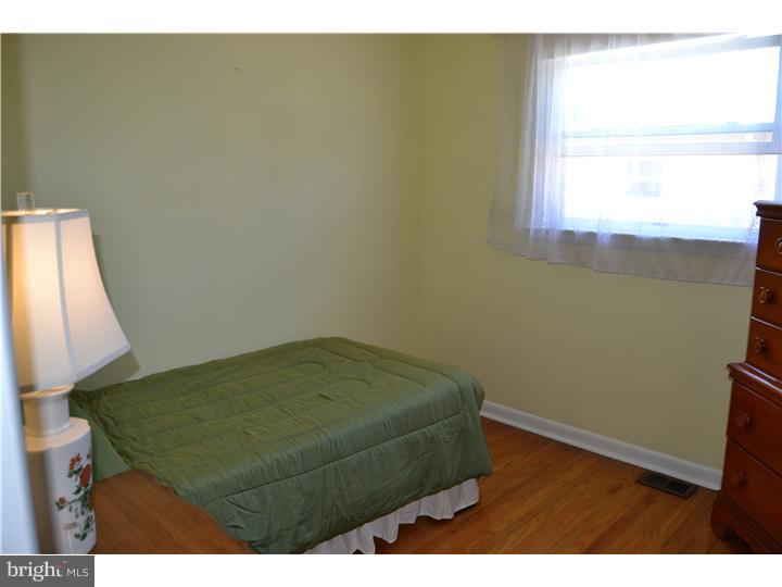 1045 Surrey Road Philadelphia, PA 19115 - Photo 9 of 18