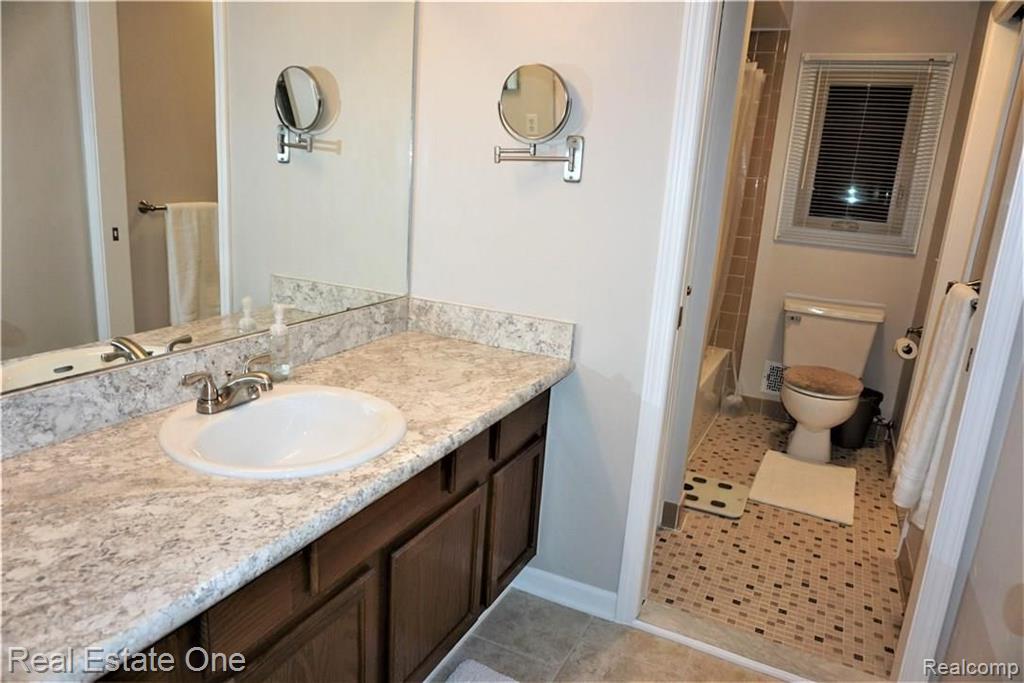 3271 Edmunton Drive Rochester Hills, MI 48306 - Photo 28 of 37