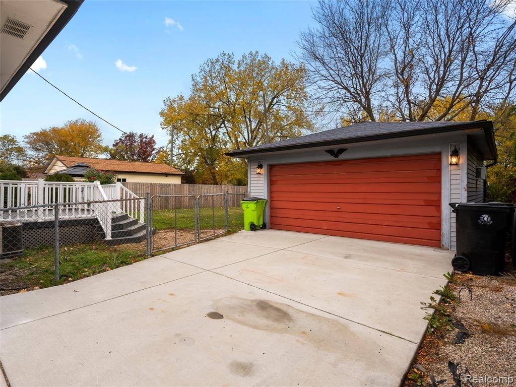 18917 Martin Road Roseville, MI 48066 - Photo 4 of 27 Gallery Image 4