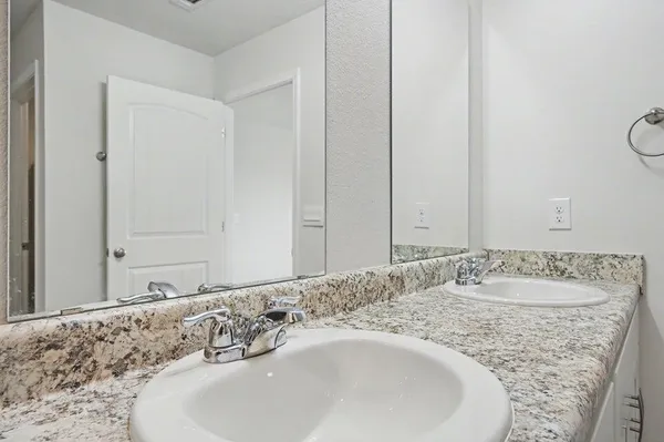 $1,950 | 3277 Chapelwood Drive, Crestview, FL 32539