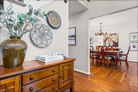 $979,000 | 304 Surrey Lane, Lincolnshire, IL 60045