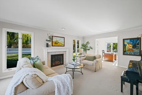 $979,000 | 304 Surrey Lane, Lincolnshire, IL 60045