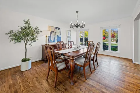 $979,000 | 304 Surrey Lane, Lincolnshire, IL 60045