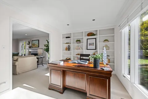 $979,000 | 304 Surrey Lane, Lincolnshire, IL 60045