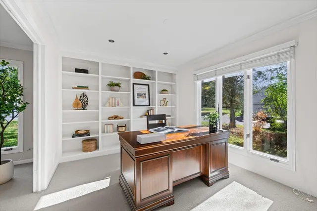 $979,000 | 304 Surrey Lane, Lincolnshire, IL 60045