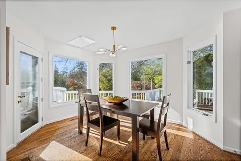 $979,000 | 304 Surrey Lane, Lincolnshire, IL 60045