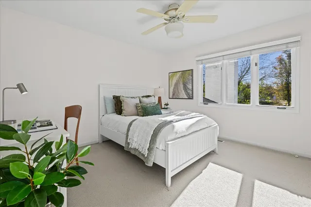 $979,000 | 304 Surrey Lane, Lincolnshire, IL 60045