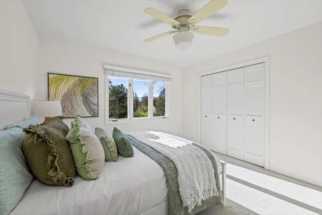 $979,000 | 304 Surrey Lane, Lincolnshire, IL 60045