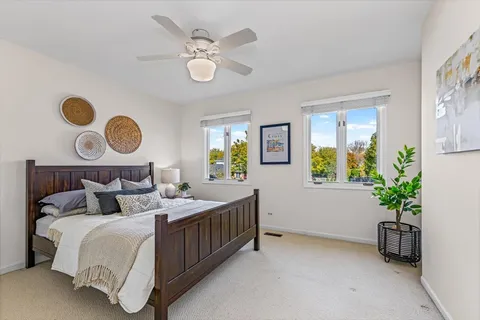 $979,000 | 304 Surrey Lane, Lincolnshire, IL 60045